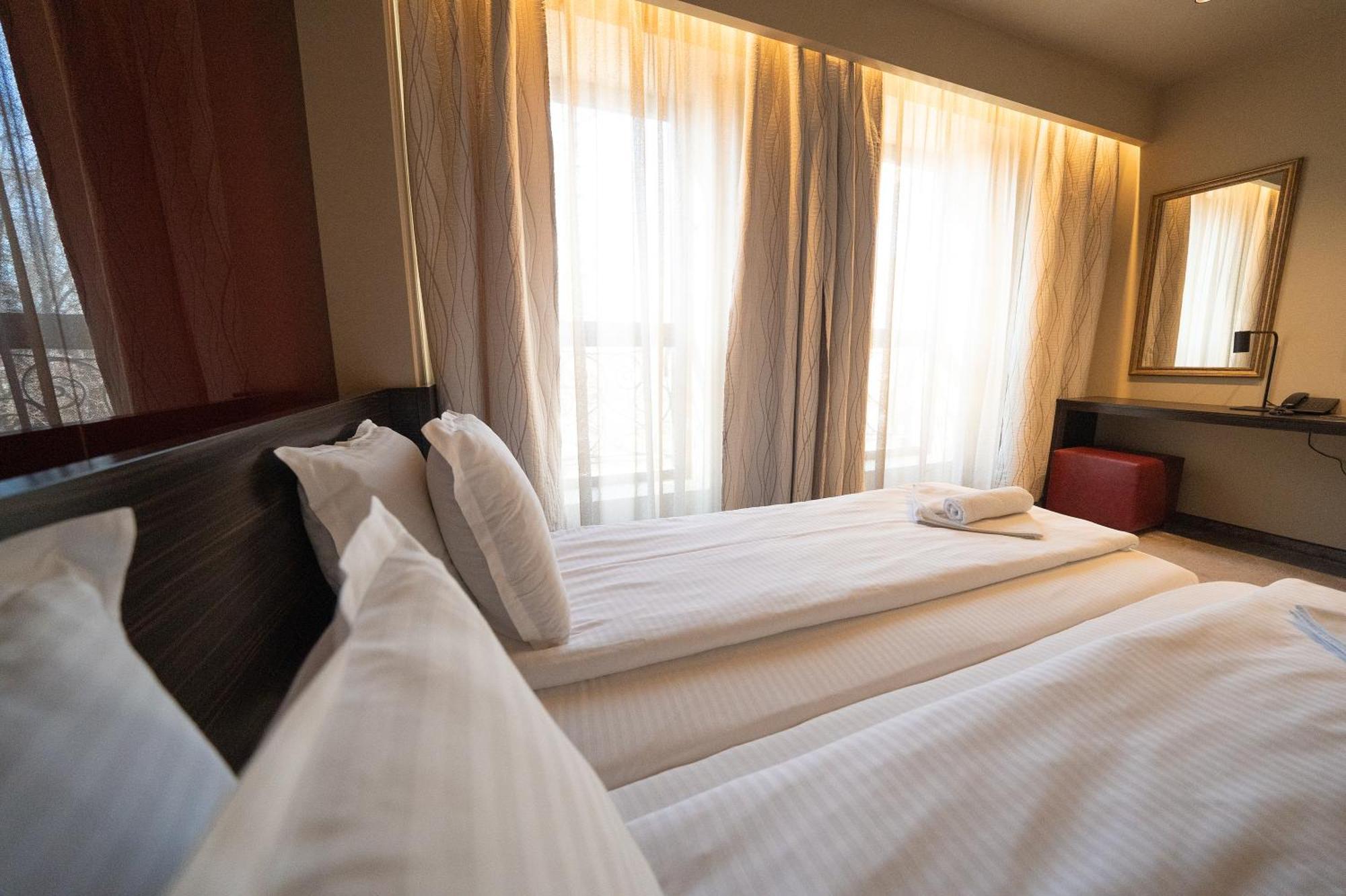 Famous House Hotel Plovdiv Ngoại thất bức ảnh