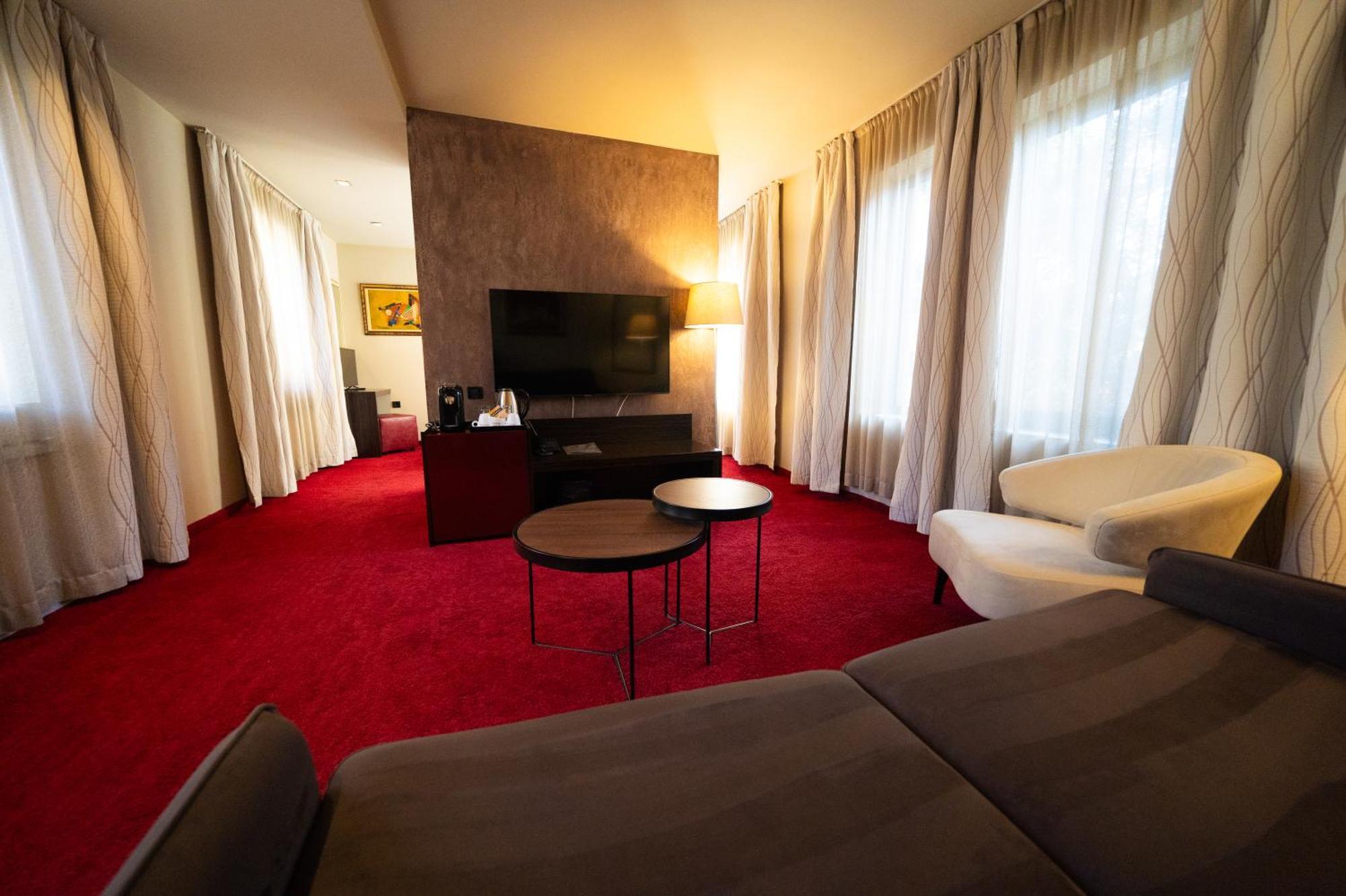 Famous House Hotel Plovdiv Ngoại thất bức ảnh