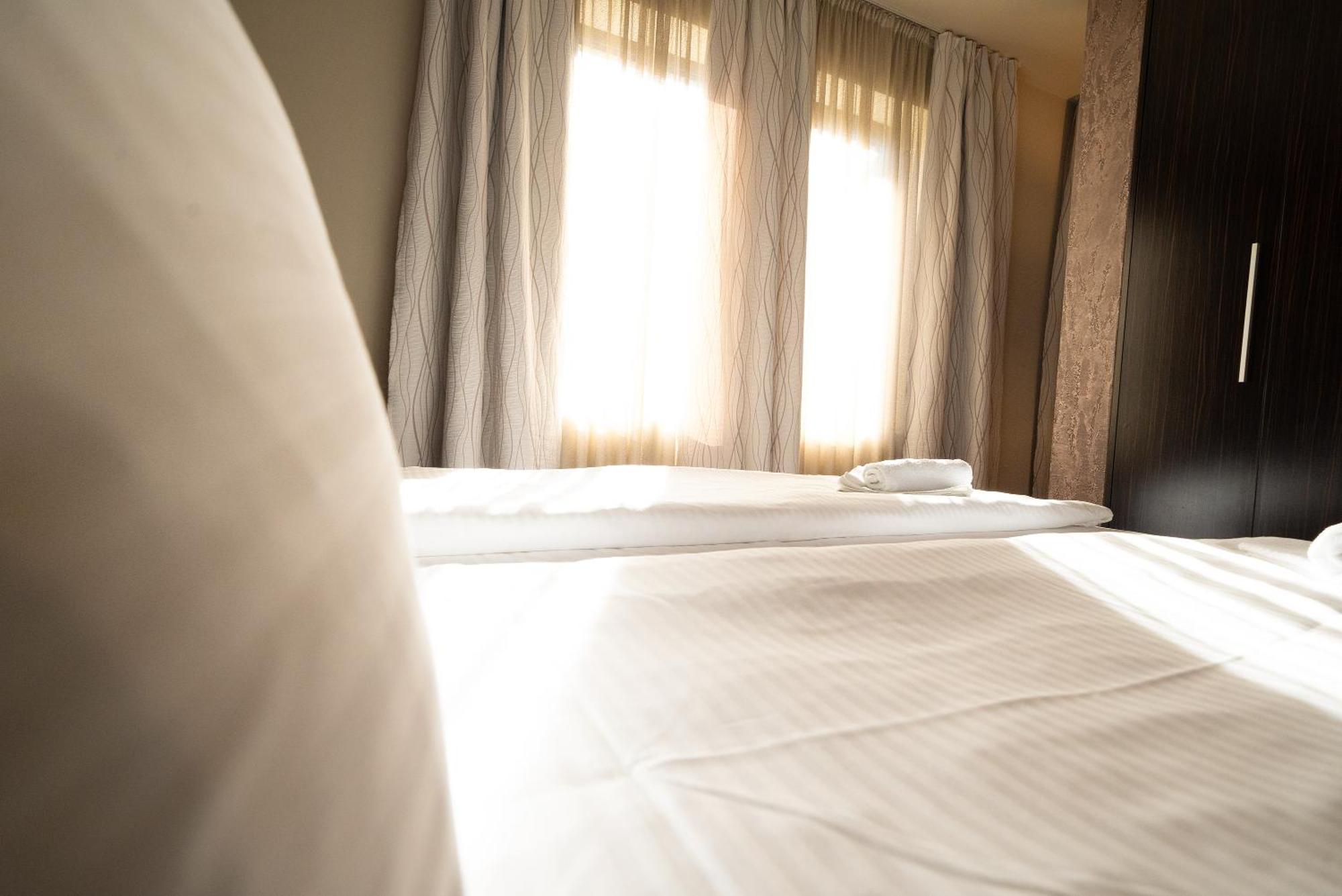 Famous House Hotel Plovdiv Ngoại thất bức ảnh